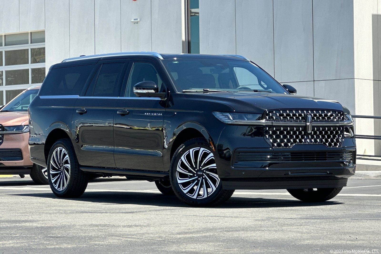 New 2026 Lincoln Navigator L Black Label AWD/4WD image 1