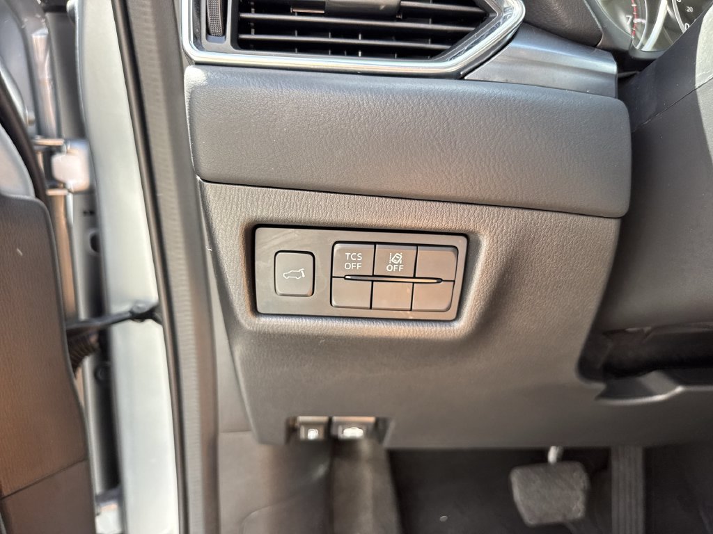 Used 2020 MAZDA CX-5 Touring FWD image 57