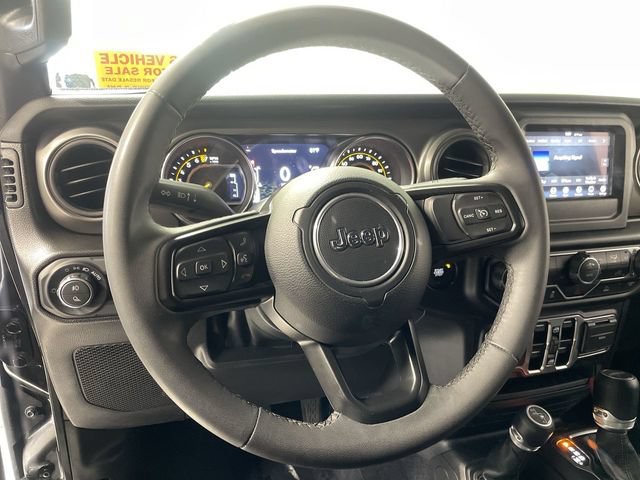 Used 2023 Jeep Gladiator Sport AWD/4WD image 14