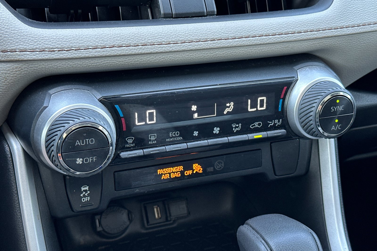 Certified 2021 Toyota RAV4 XLE w/ Convenience Package image 20