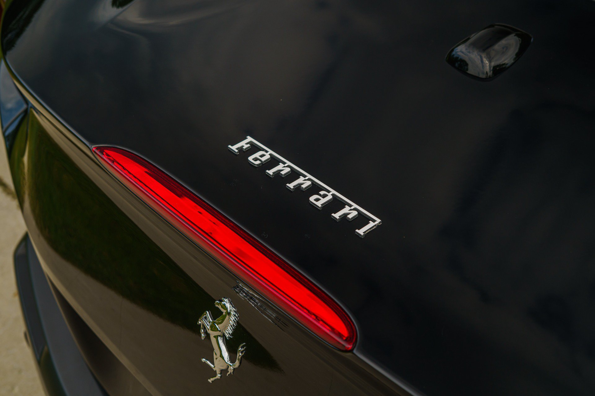 Used 2019 Ferrari Portofino RWD image 37