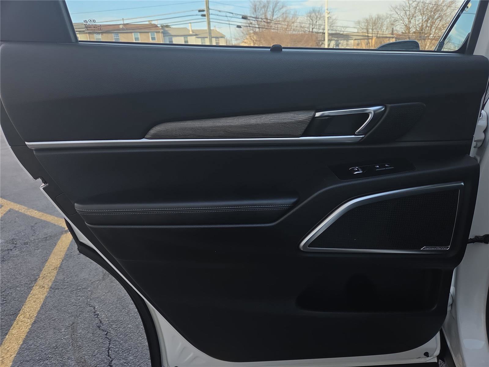 Used 2020 Kia Telluride SX w/ SX Prestige Package image 25