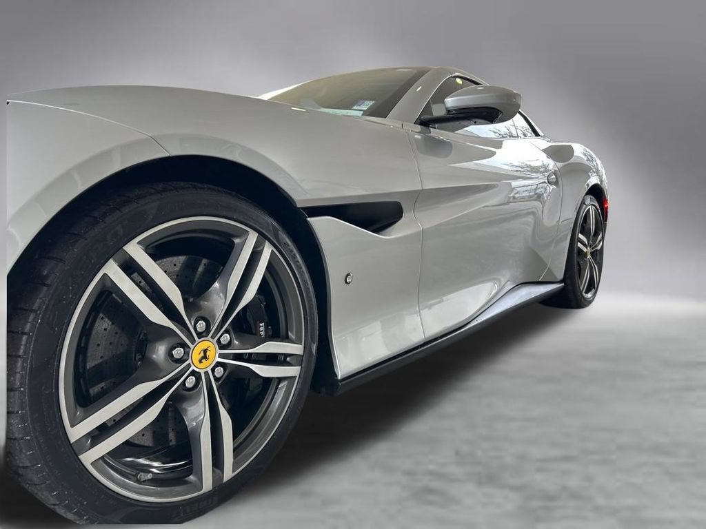 Used 2019 Ferrari Portofino RWD image 32