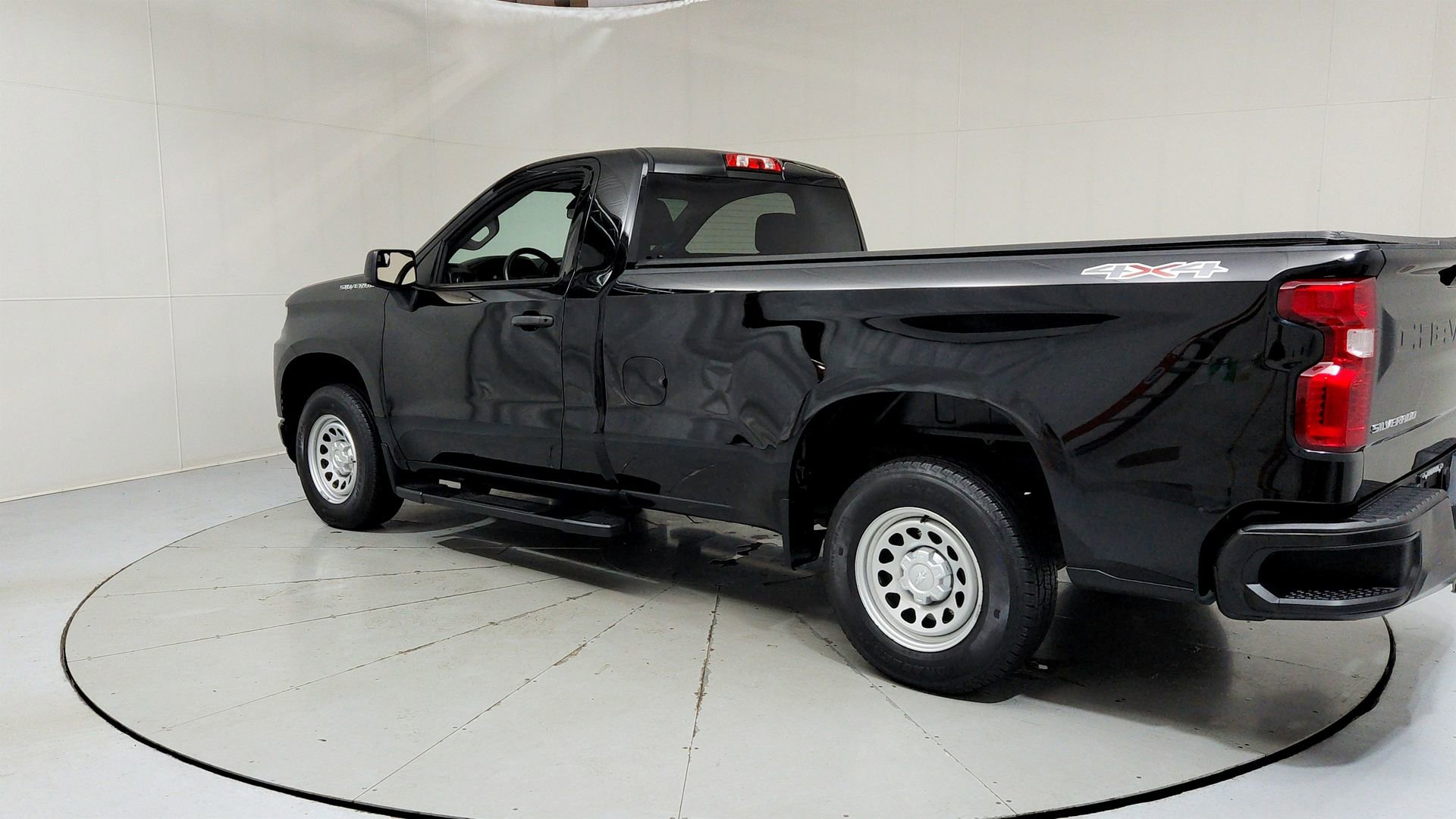 Used 2022 Chevrolet Silverado 1500 W/T w/ WT Convenience Package image 3