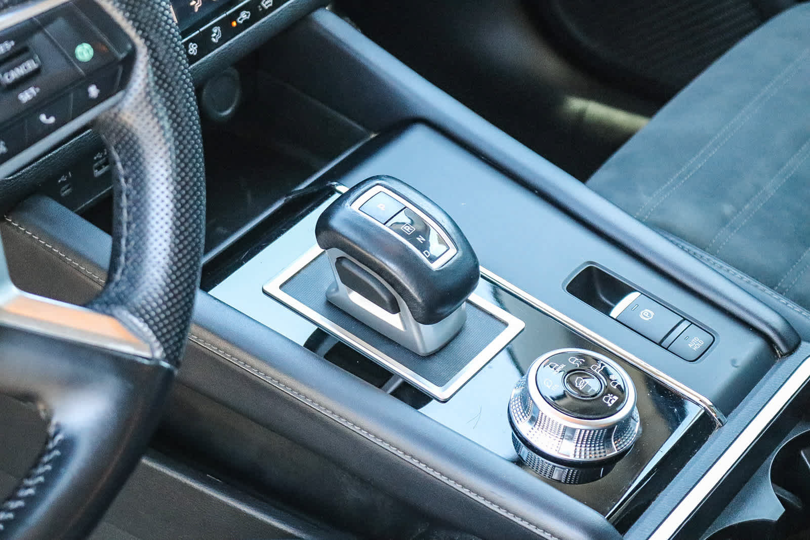 Used 2023 Mitsubishi Outlander SE AWD/4WD image 19