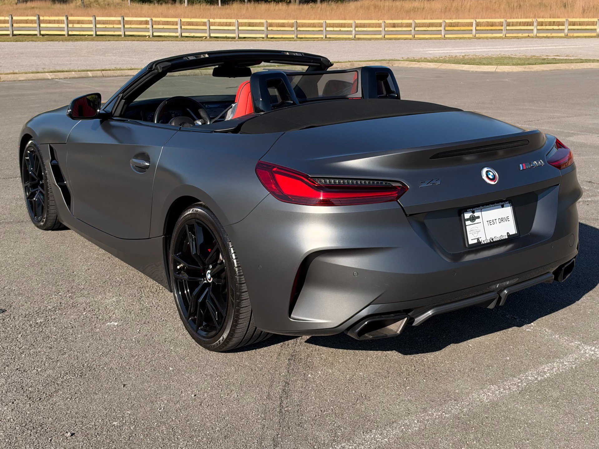 Used 2022 BMW Z4 M40i w/ Premium Package RWD image 4