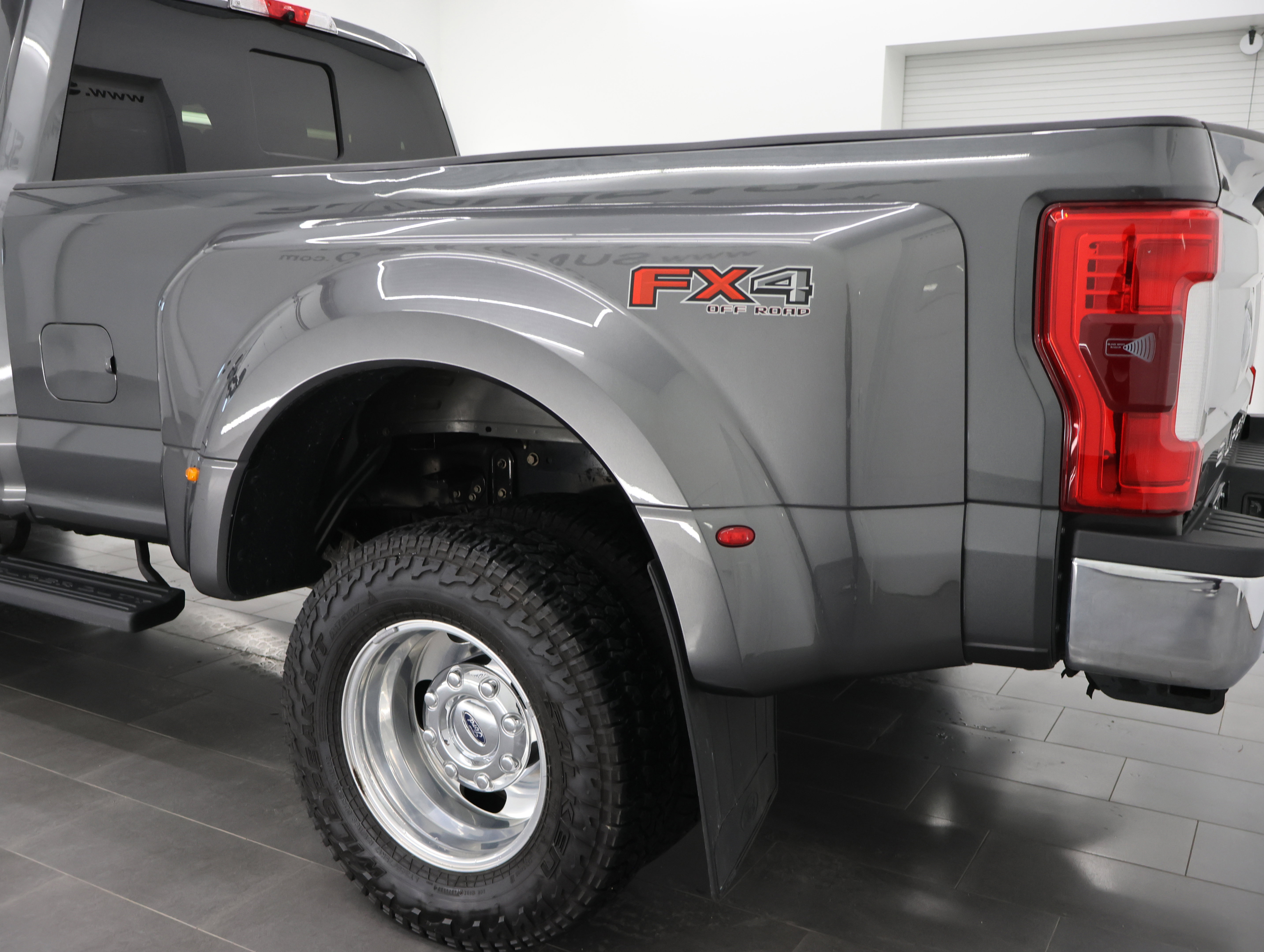 Used 2017 Ford F350 Lariat w/ Lariat Ultimate Package image 34