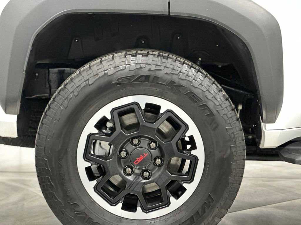 Used 2025 Toyota 4Runner TRD Off-Road image 25