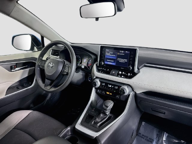 Used 2019 Toyota RAV4 XLE w/ Convenience Package FWD image 29