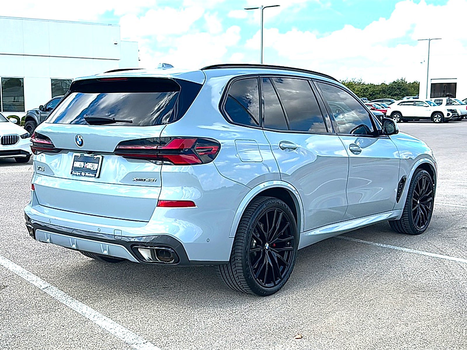 Used 2024 BMW X5 xDrive40i w/ M Sport Package AWD/4WD image 8