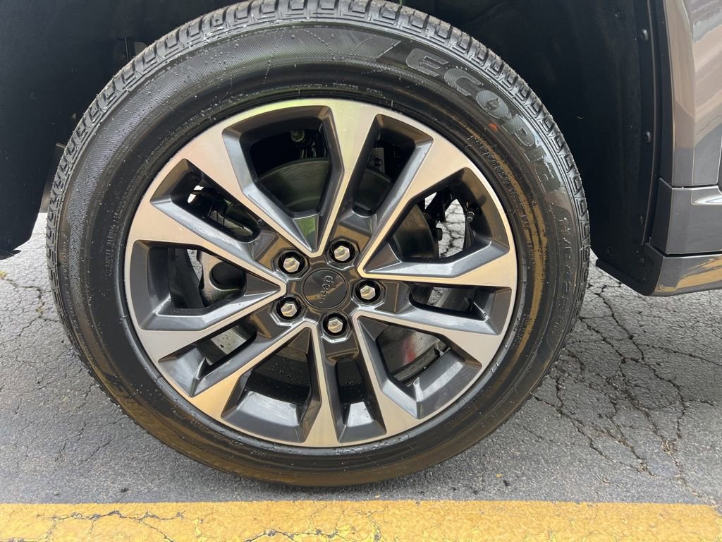 New 2025 Jeep Grand Cherokee L Overland w/ Luxury Tech Group IV image 9