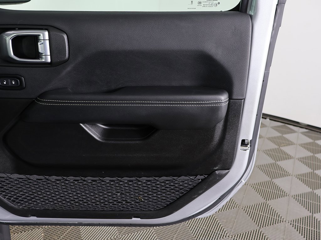 Used 2023 Jeep Gladiator Overland image 17