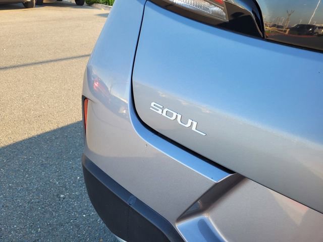 Used 2025 Kia Soul LX image 6