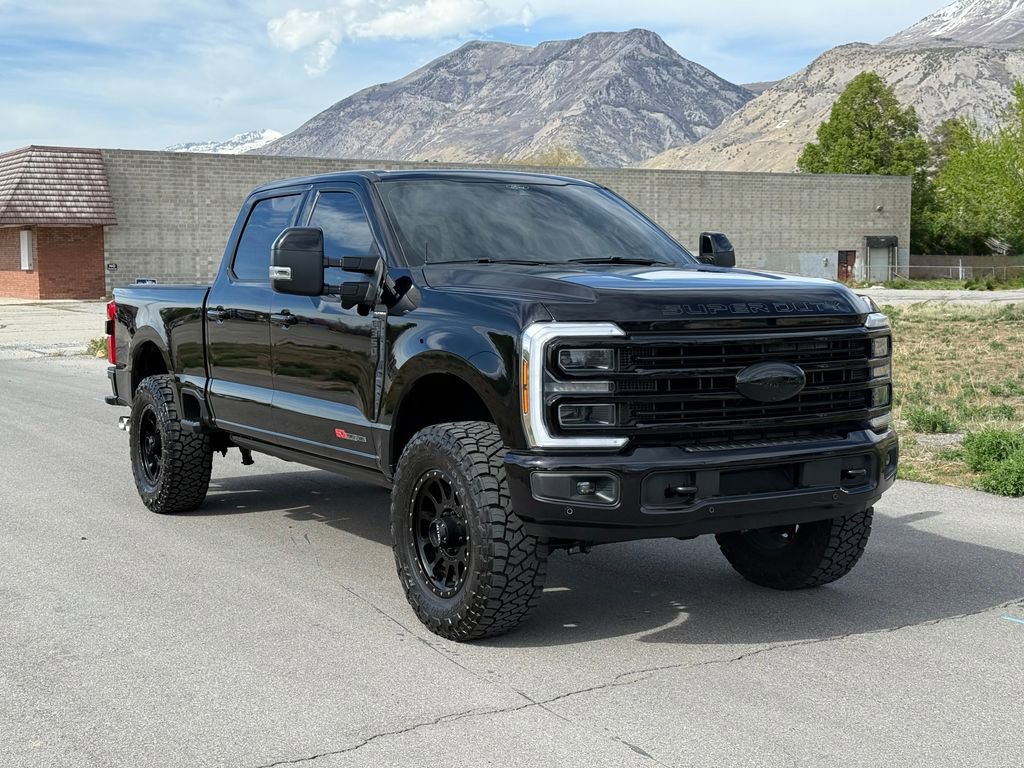 Used 2025 Ford F350 Platinum image 1