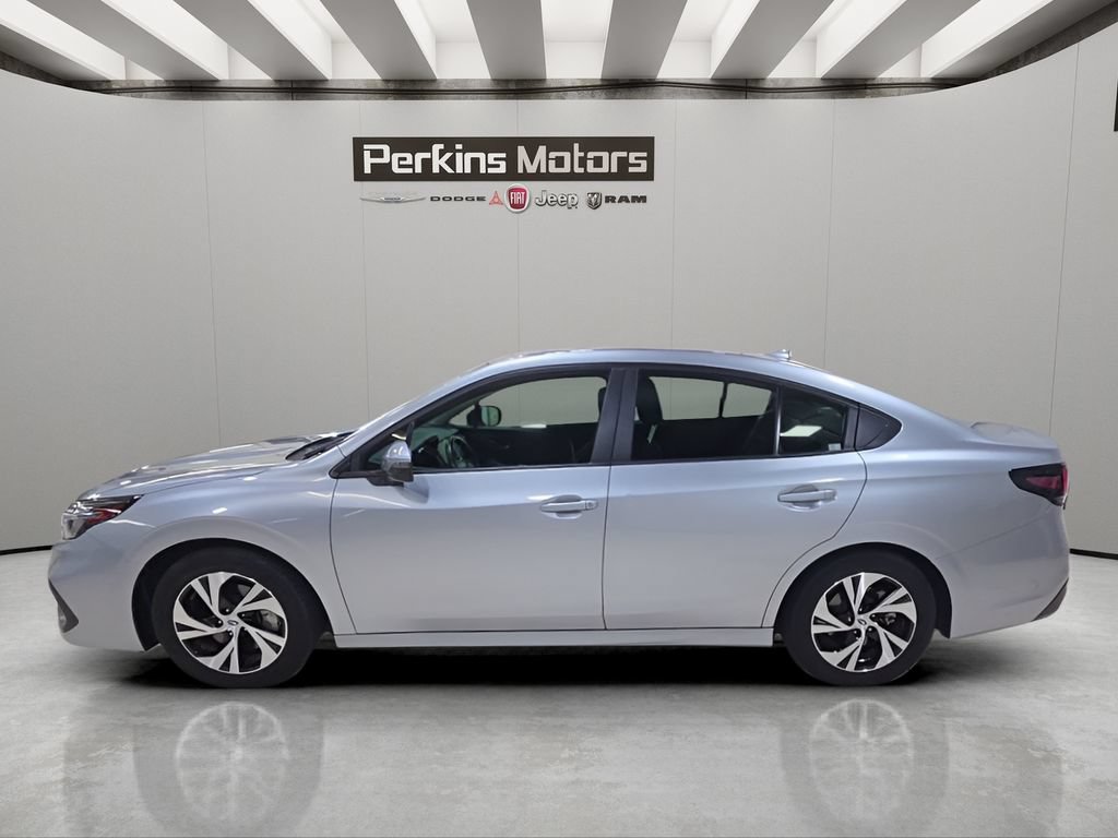 Used 2025 Subaru Legacy Premium AWD/4WD image 2