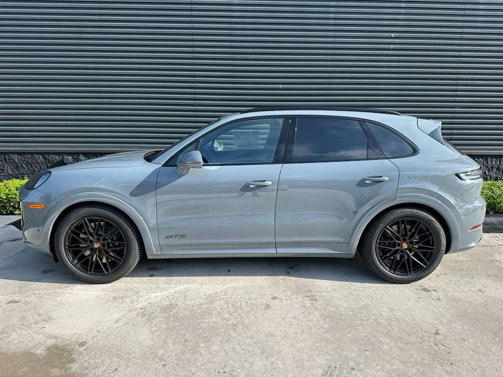 Used 2026 Porsche Cayenne GTS AWD/4WD image 2