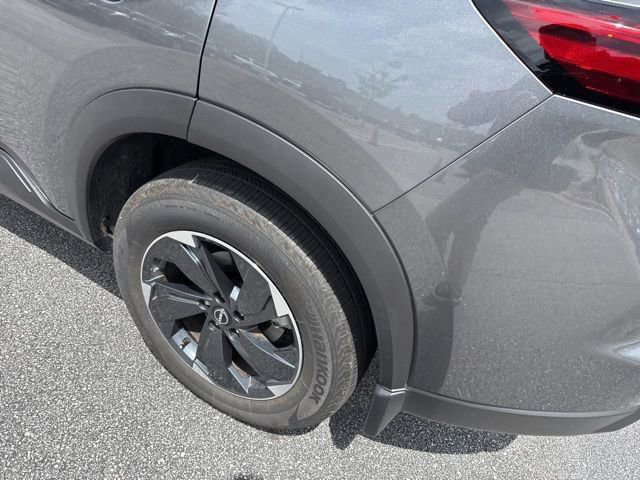 Used 2025 Nissan Rogue SV image 8