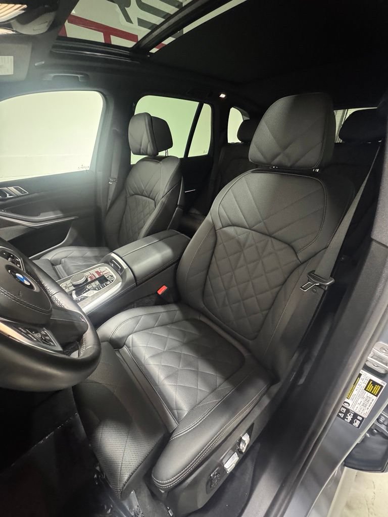 Used 2026 BMW X5 xDrive40i w/ M Sport Package AWD/4WD image 14