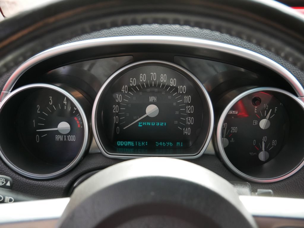 Used 2004 Chevrolet SSR RWD image 20