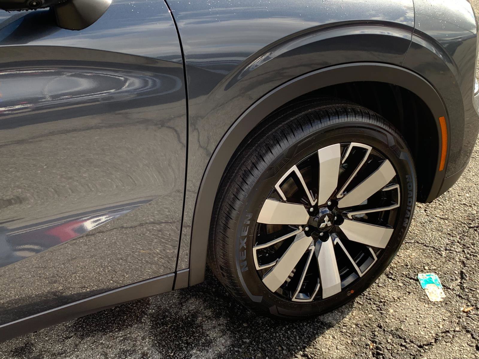 New 2025 Mitsubishi Outlander SE image 27