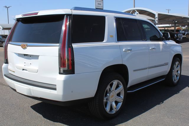 Used 2020 Cadillac Escalade Luxury RWD image 3