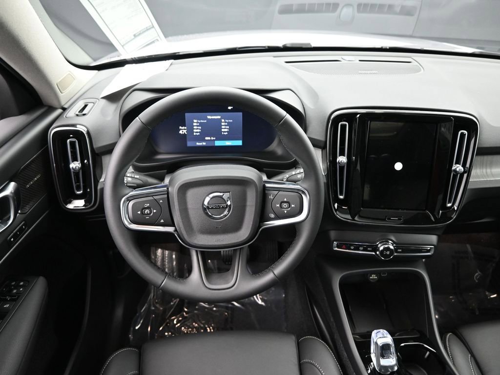 New 2026 Volvo XC40 B5 Ultra w/ Protection Package Premier AWD/4WD image 18