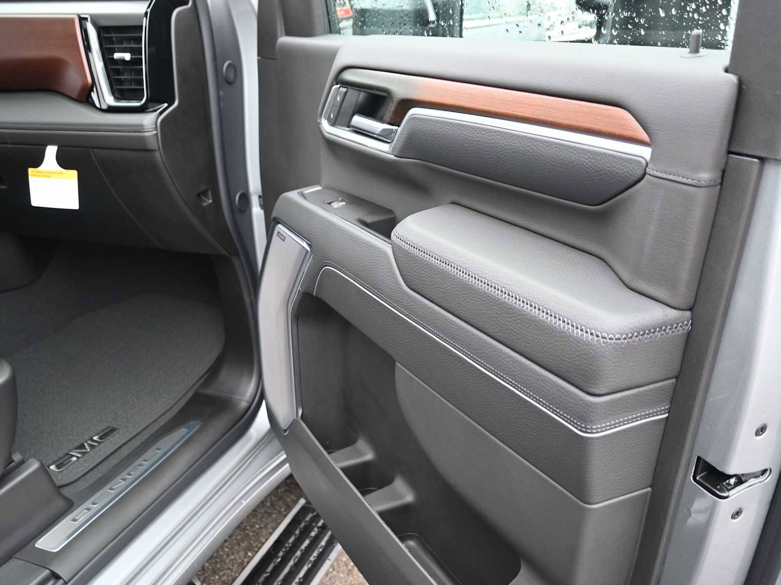 New 2026 GMC Sierra 3500 Denali w/ Denali Reserve Package image 14