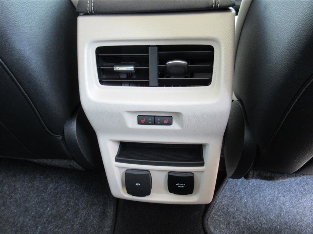 Used 2019 Ford Edge Titanium w/ Equipment Group 301A image 15