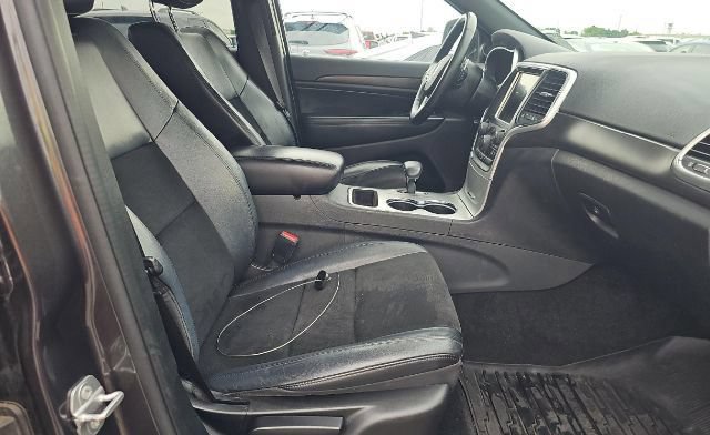 Used 2015 Jeep Grand Cherokee Altitude AWD/4WD image 4