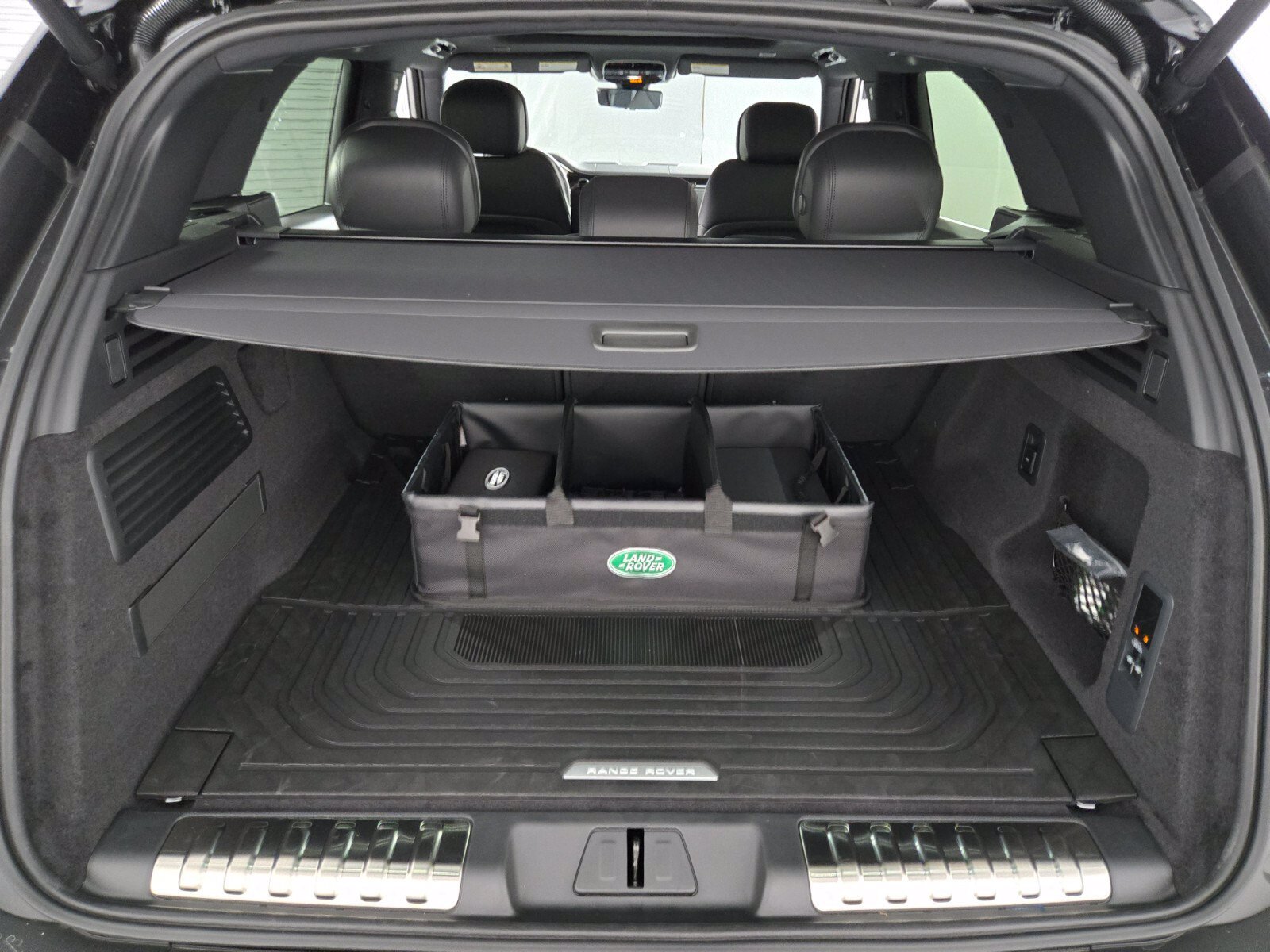 New 2026 Land Rover Range Rover Sport Dynamic SE AWD/4WD image 15