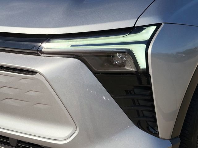 Used 2024 Chevrolet Blazer EV LT AWD/4WD image 9