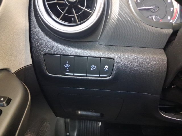 Used 2023 Hyundai Kona SEL w/ Convenience Package FWD image 12