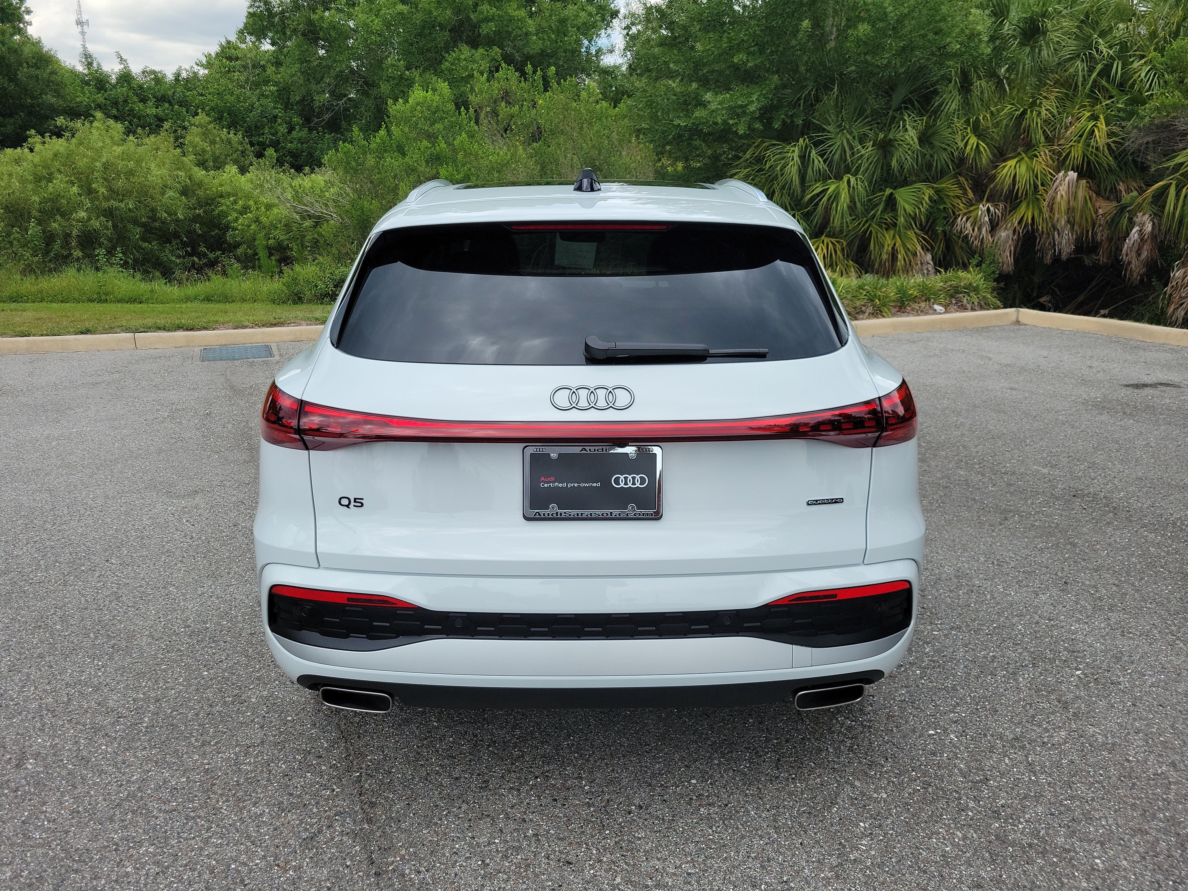 Certified 2025 Audi Q5 Premium w/ 19" Wheel Package AWD/4WD image 5
