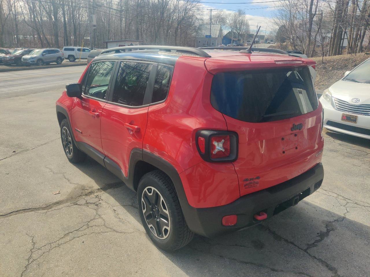 Used 2017 Jeep Renegade Trailhawk w/ Popular Equipment Group image 4