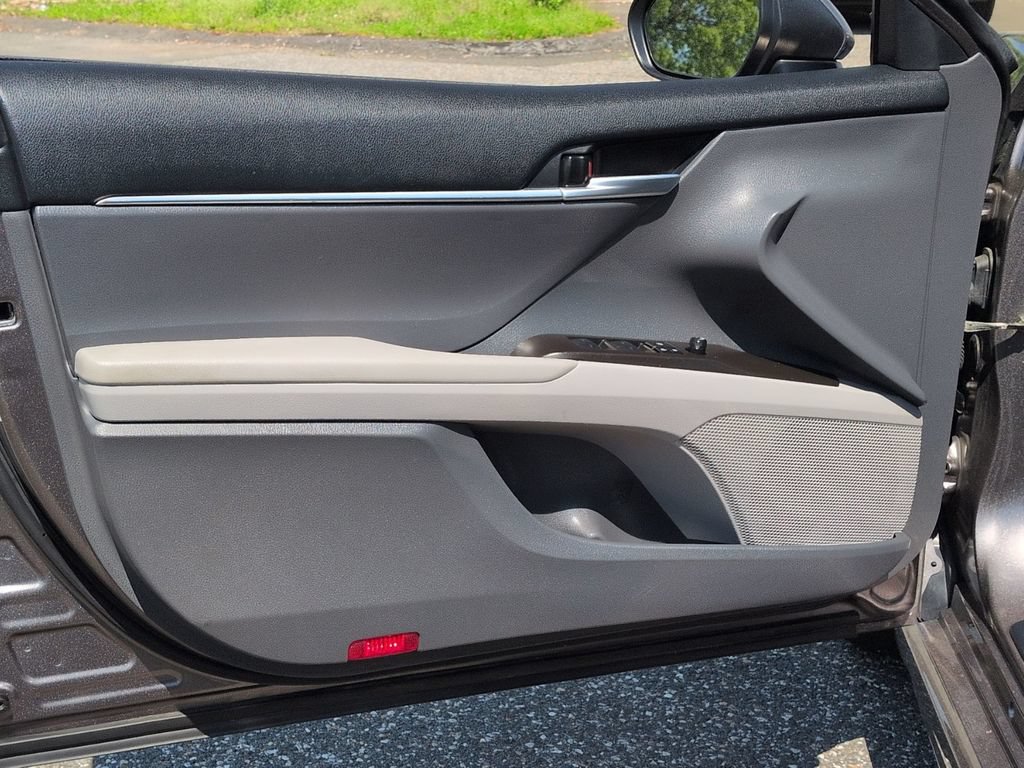 Used 2024 Toyota Camry SE FWD image 31