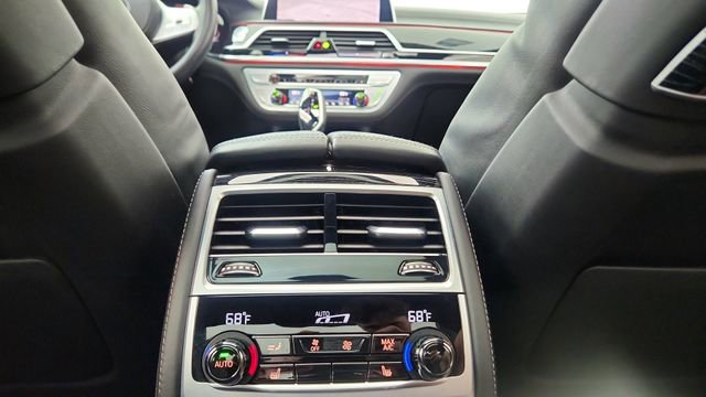 Used 2022 BMW 750i xDrive w/ Executive Package AWD/4WD image 52