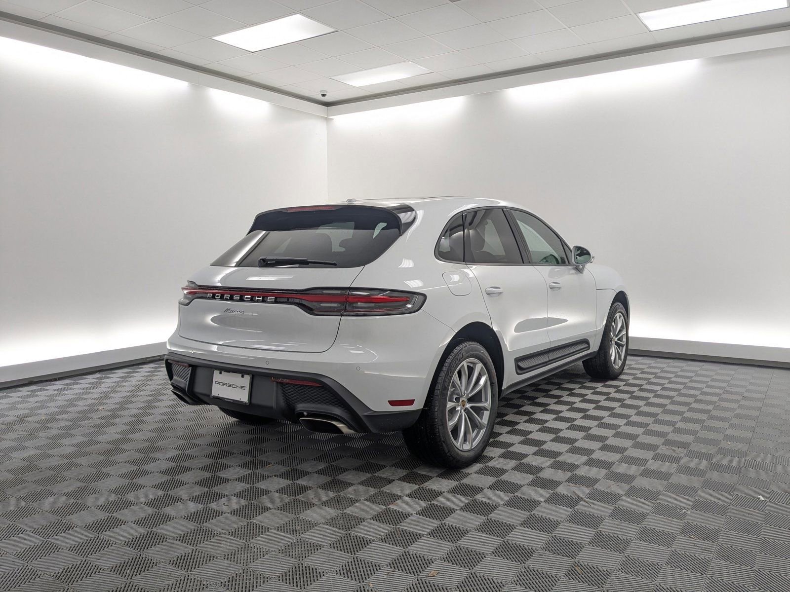 New 2026 Porsche Macan image 8