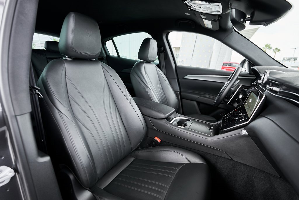 Used 2023 Maserati Grecale GT image 30