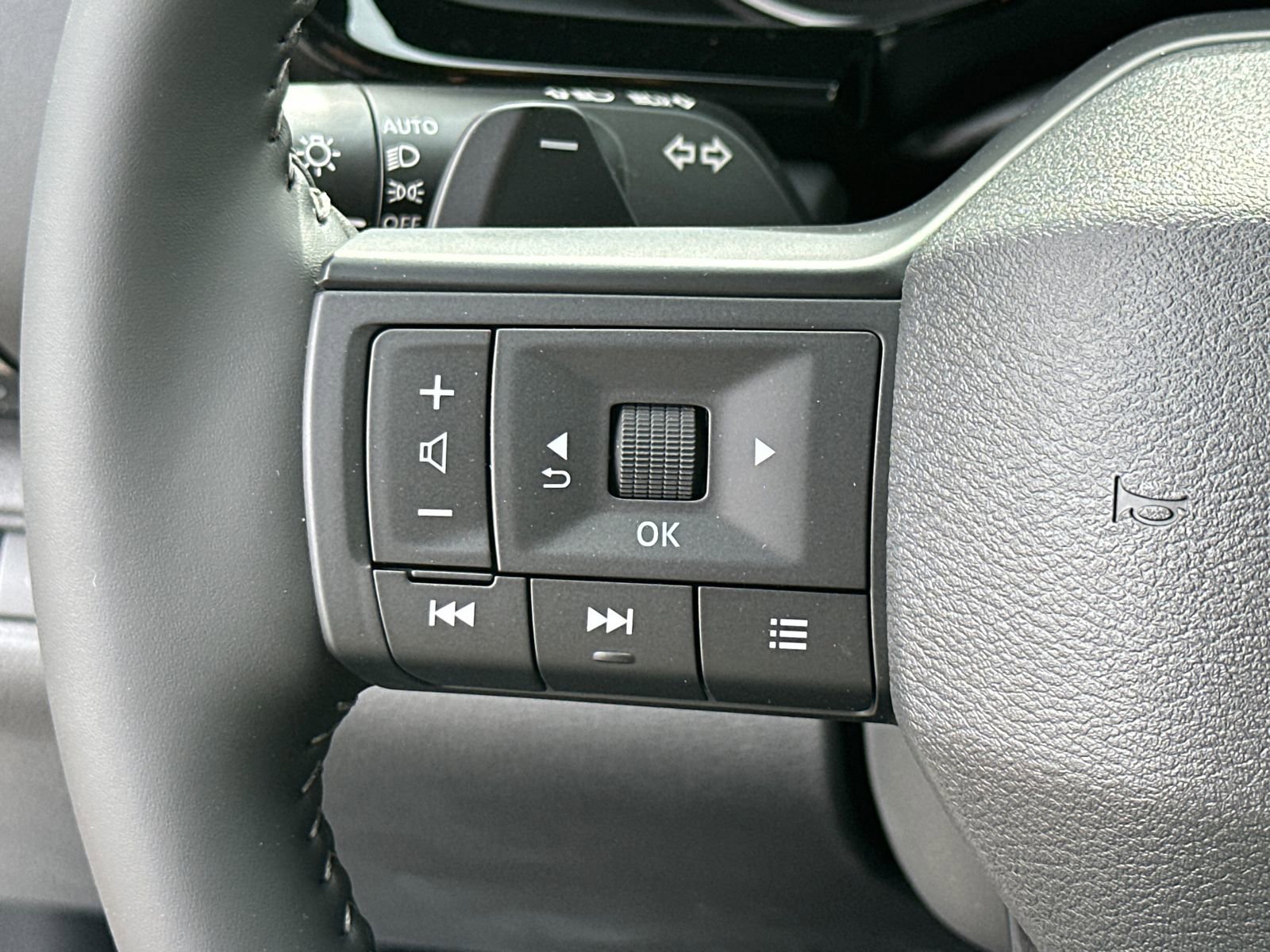 New 2026 Nissan Pathfinder SV image 24