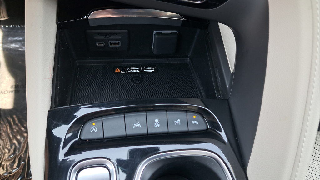 Used 2023 Buick Envision Avenir FWD image 22