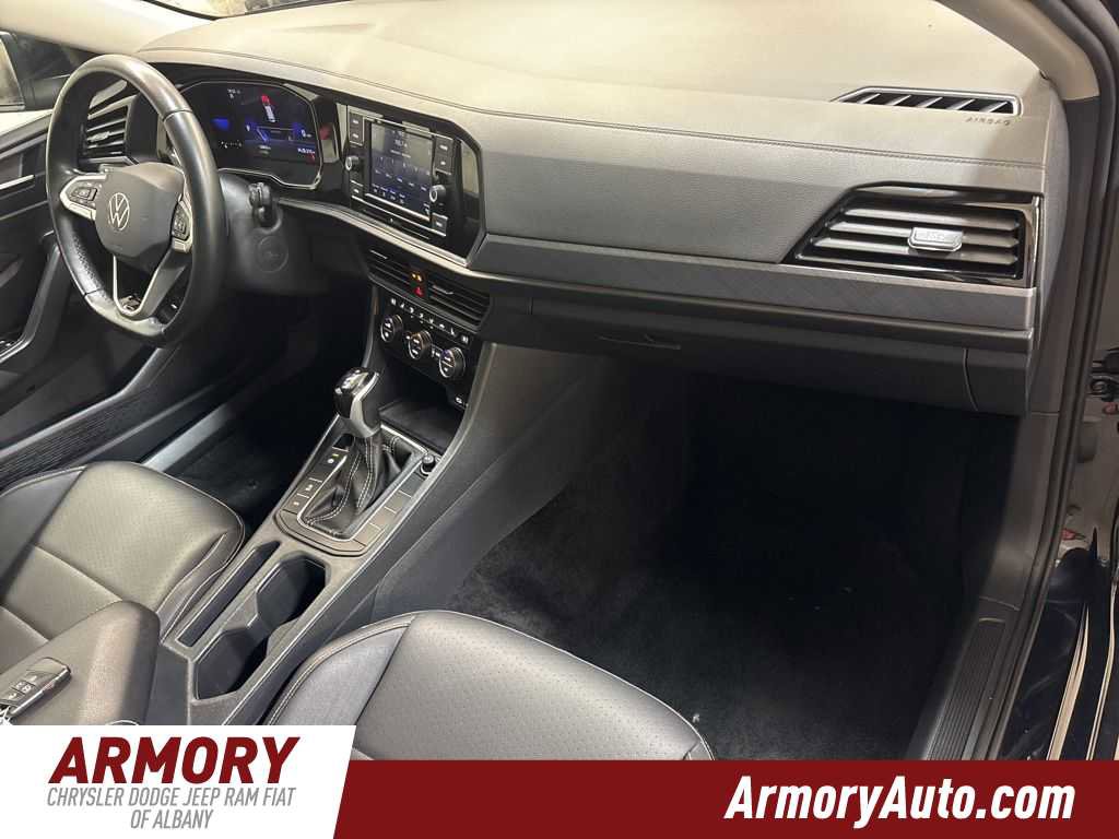 Used 2024 Volkswagen Jetta SE image 38