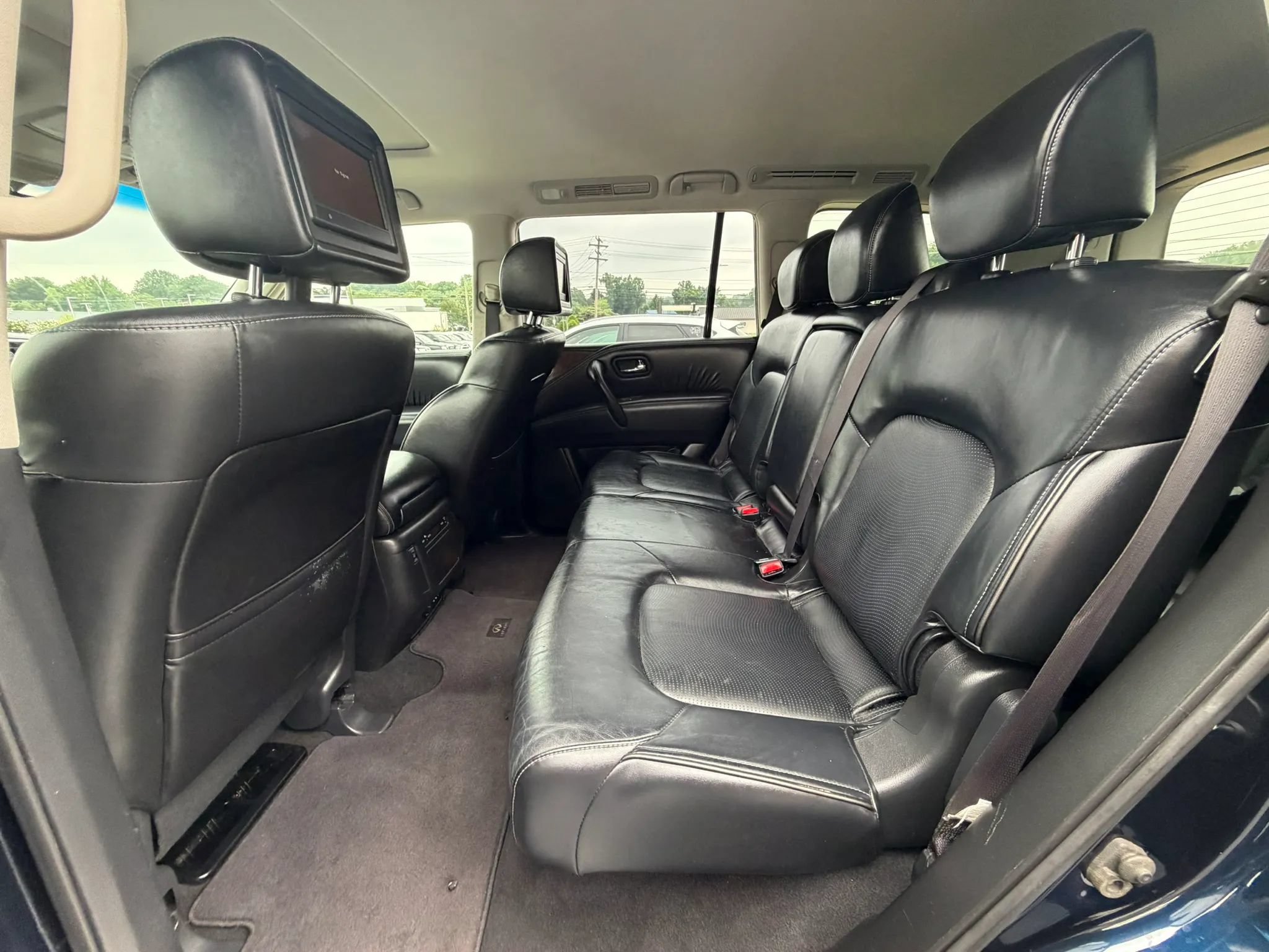 Used 2017 INFINITI QX80 2WD w/ Driver Assistance Package image 13
