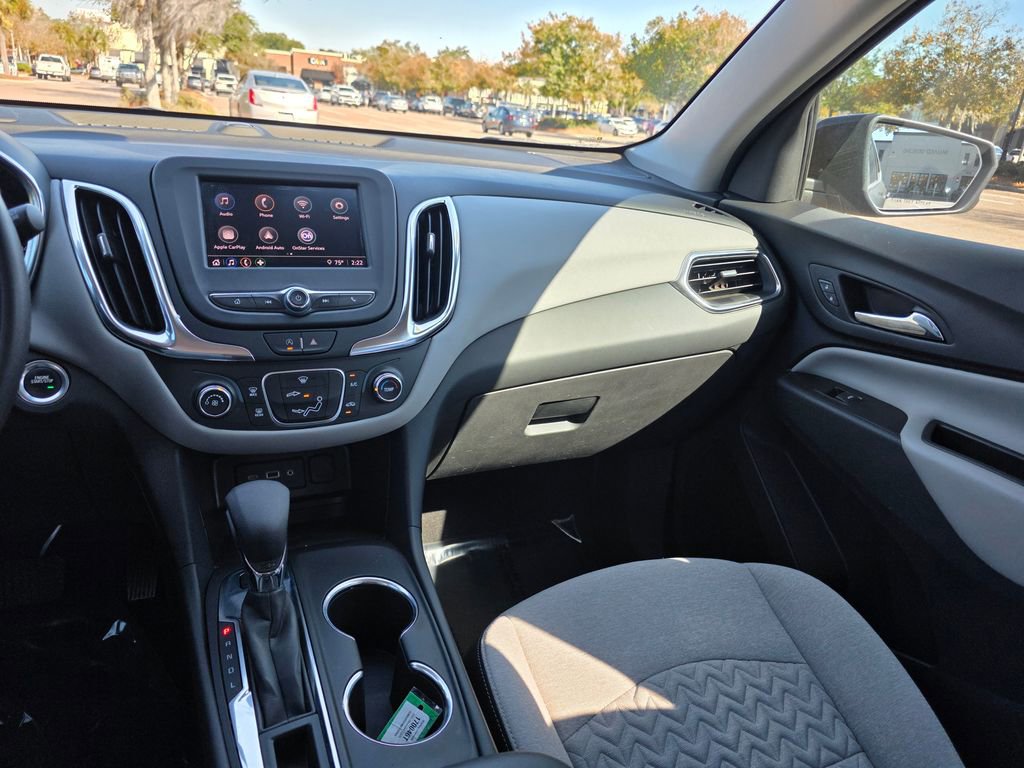 Used 2022 Chevrolet Equinox LS w/ LS Convenience Package image 28