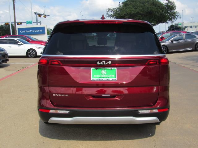 Used 2023 Kia Carnival LX image 10