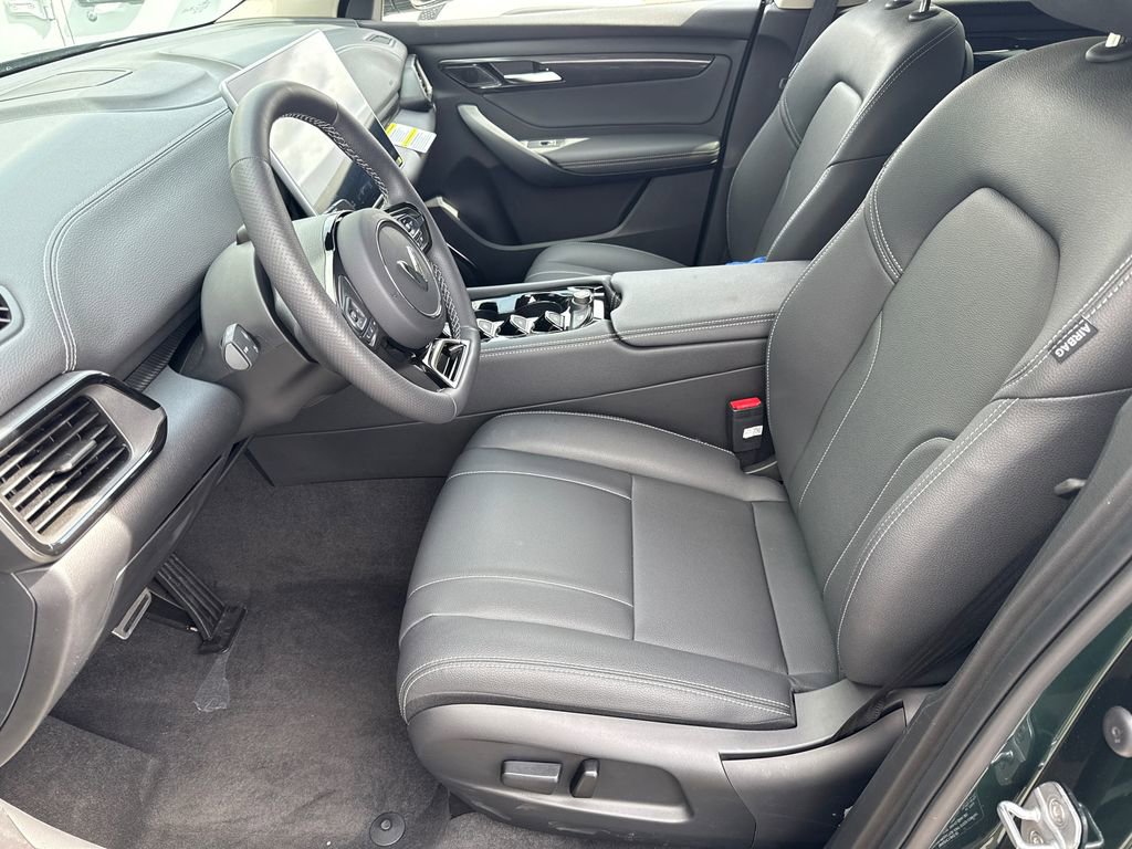 New 2025 VinFast VF 8 Eco AWD/4WD image 19