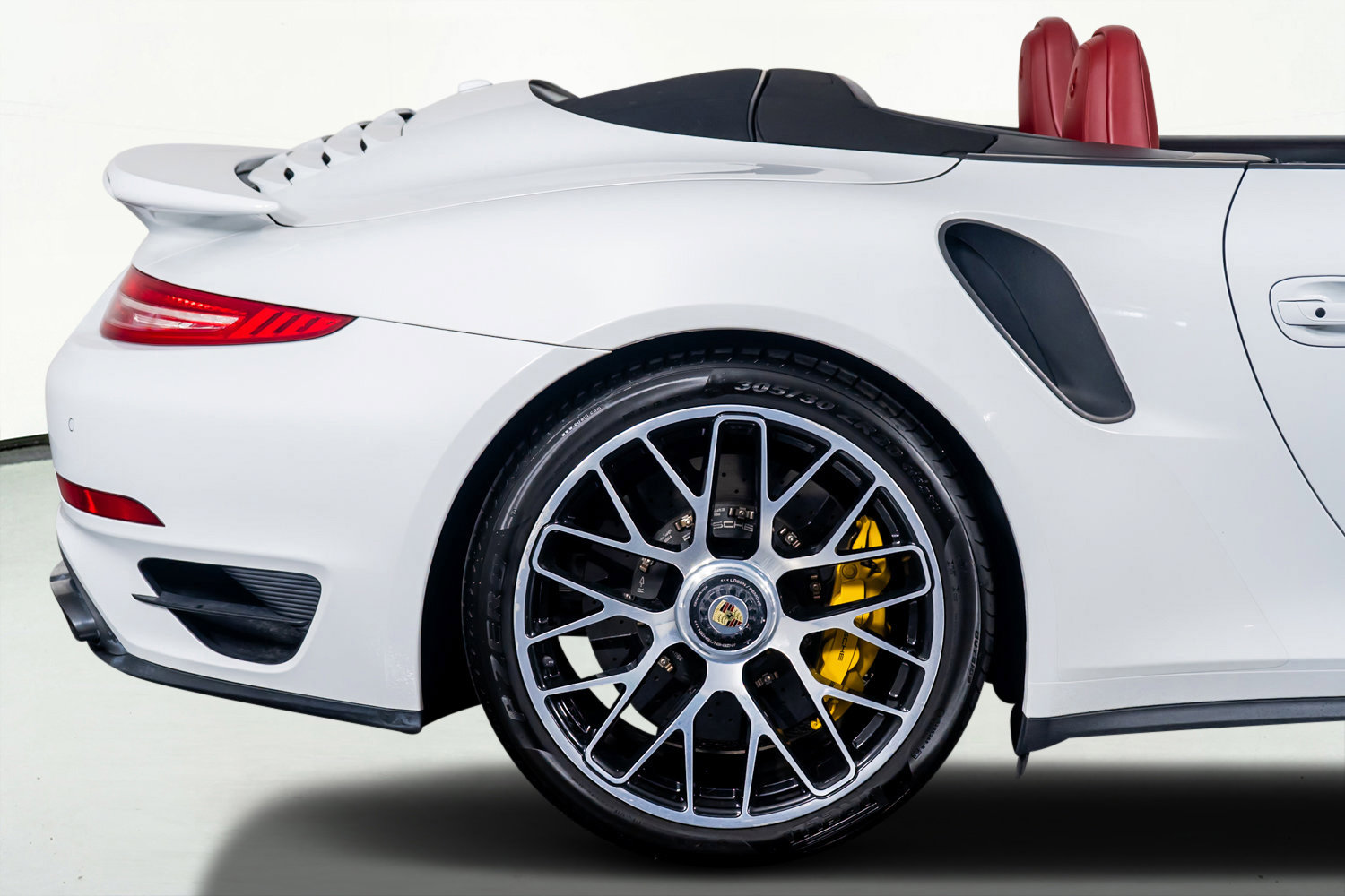 Used 2016 Porsche 911 Turbo S image 26