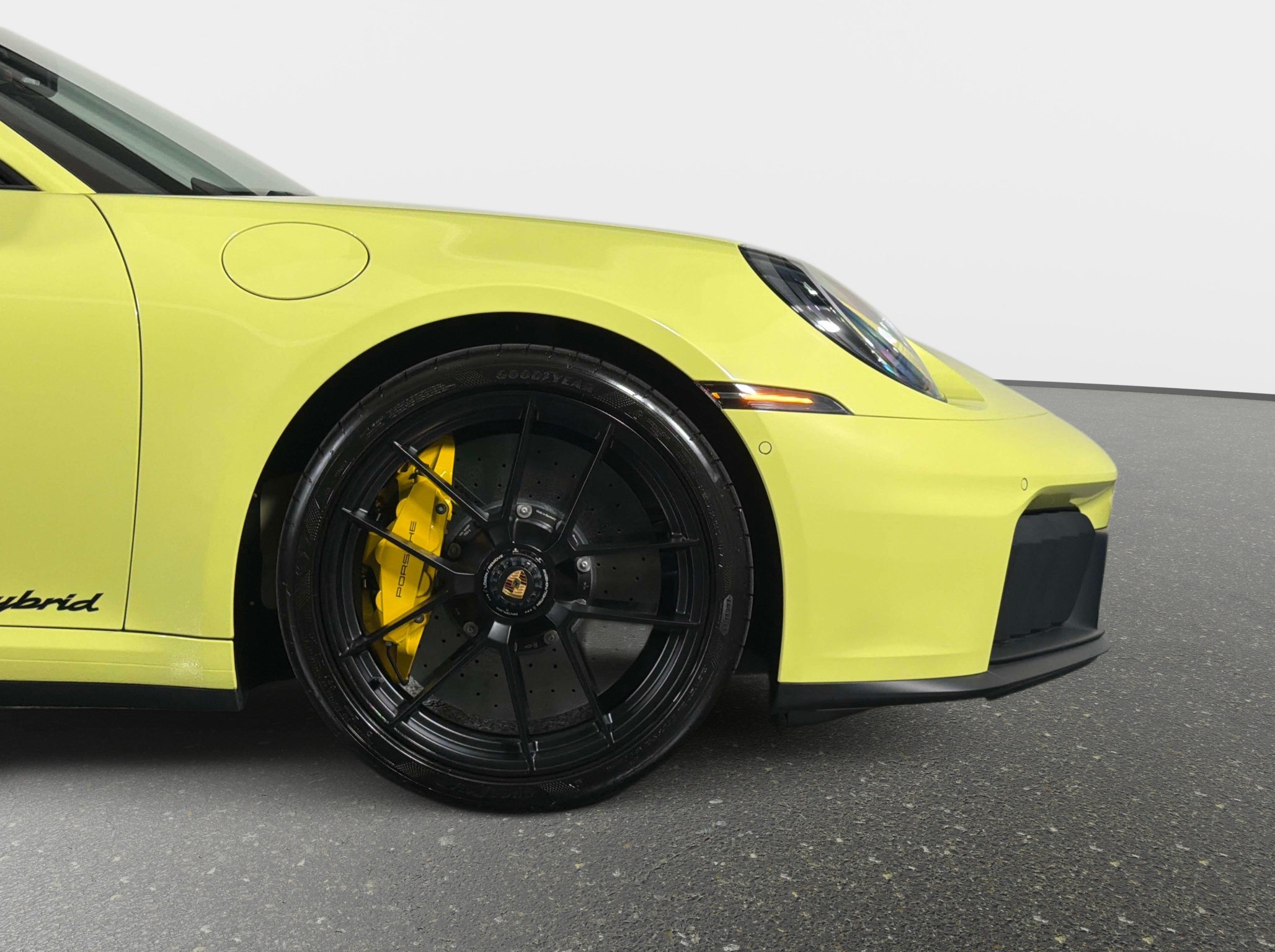 Used 2025 Porsche 911 Carrera 4 GTS AWD/4WD image 4
