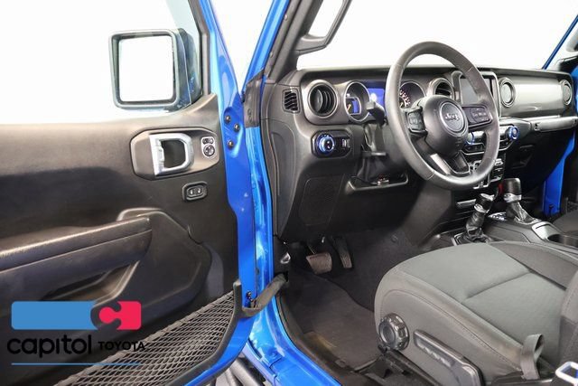 Used 2023 Jeep Gladiator Sport AWD/4WD image 8
