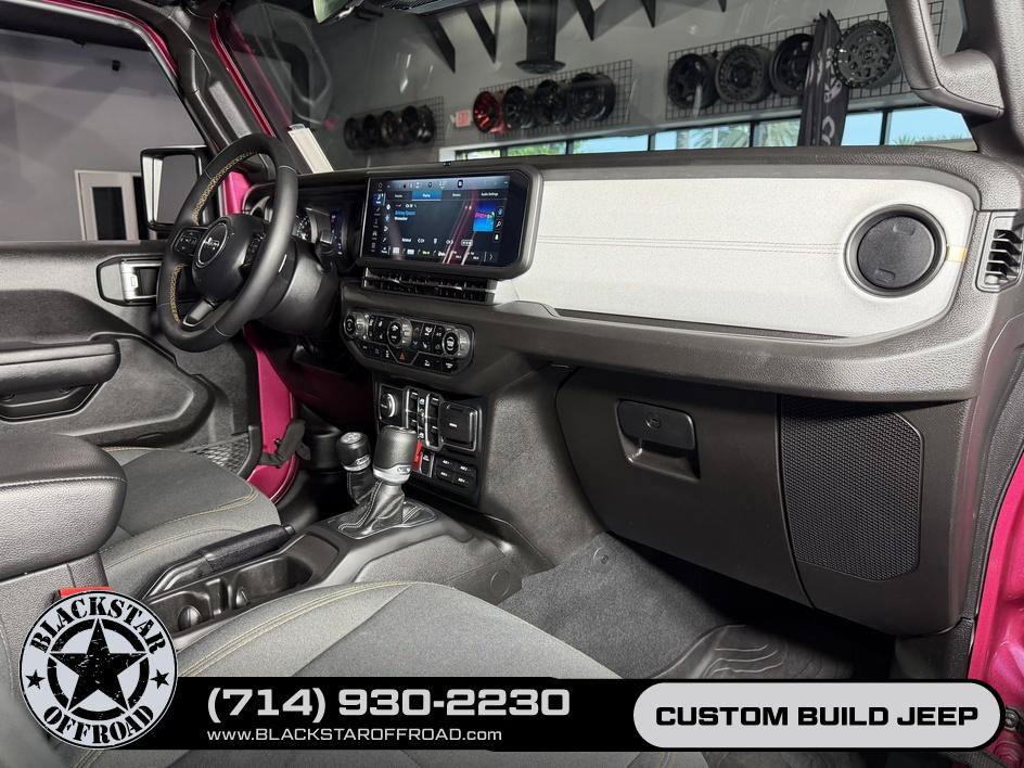 Used 2024 Jeep Wrangler Unlimited AWD/4WD image 19