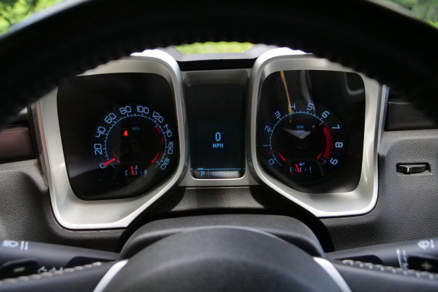 Used 2010 Chevrolet Camaro SS RWD image 16